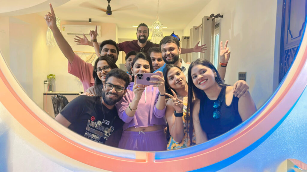 {“eId”:”309901584600025″,”CameraPosition”:1}
